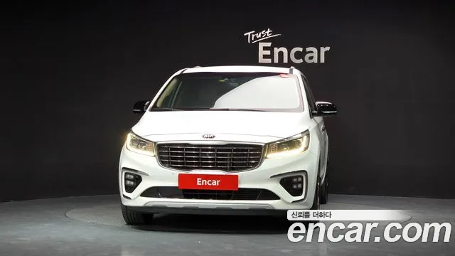 Kia Carnival 2019 thumb 3