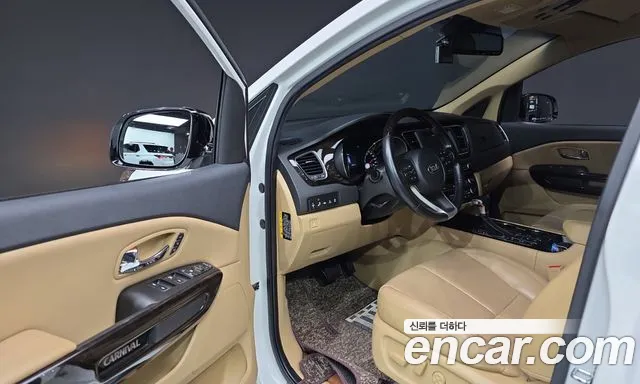 Kia Carnival 2019 thumb 10