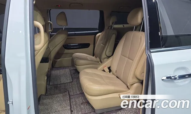 Kia Carnival 2019 thumb 12