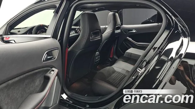 Mercedes-Benz GLA 2019 thumb 12