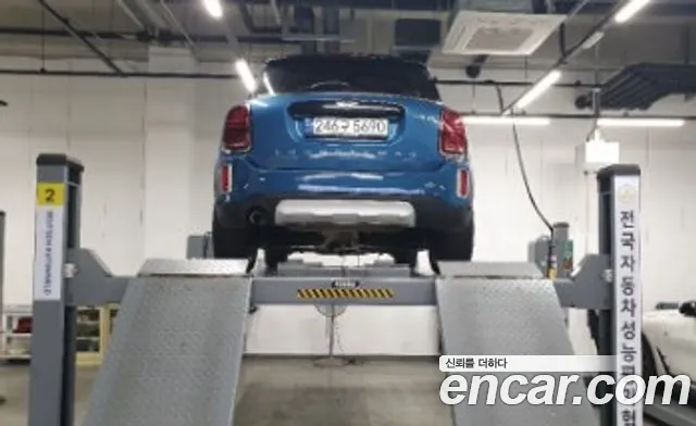 MINI Countryman 2023 thumb 2