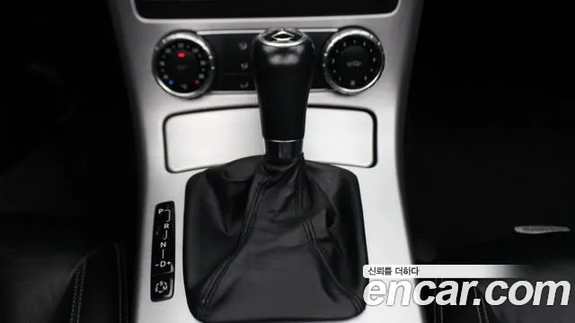 Mercedes-Benz SLK-Class 2013 thumb 9