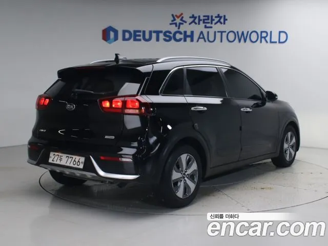 Kia Niro 2018 thumb 2