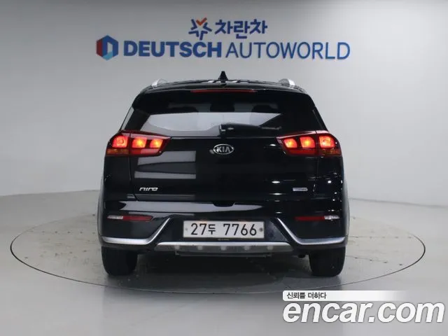 Kia Niro 2018 thumb 4