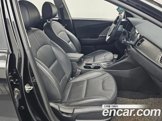 Kia Niro 2018 thumb 10