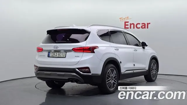 Hyundai Santa Fe 2018 thumb 2