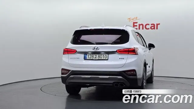 Hyundai Santa Fe 2018 thumb 4