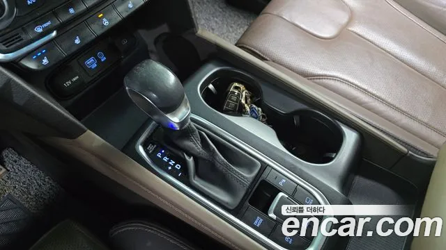 Hyundai Santa Fe 2018 thumb 9