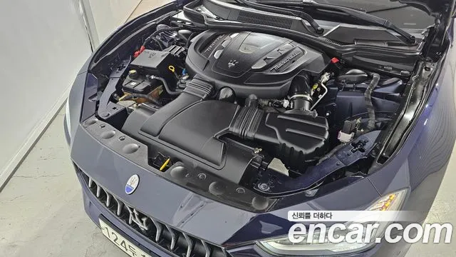 Maserati Ghibli 2018 thumb 6