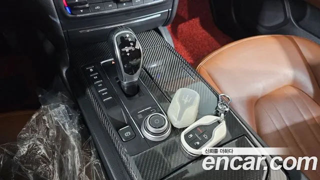 Maserati Ghibli 2018 thumb 9
