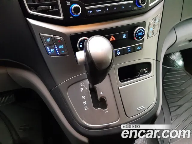 Hyundai Starex 2019 thumb 9