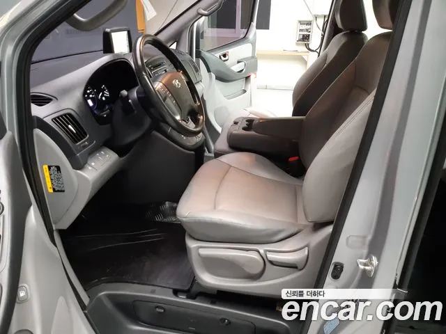 Hyundai Starex 2019 thumb 10