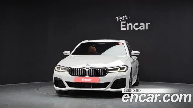 BMW 5-Series 2023 thumb 3