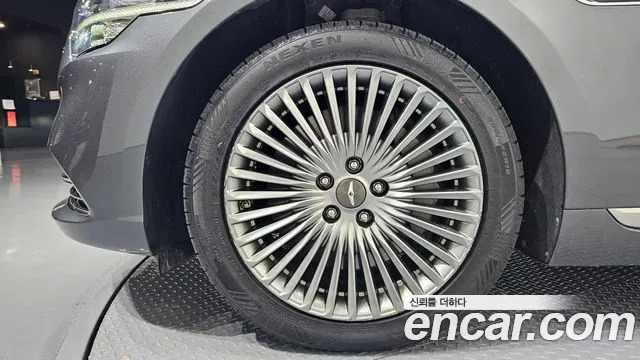 Genesis G90 2019 thumb 5