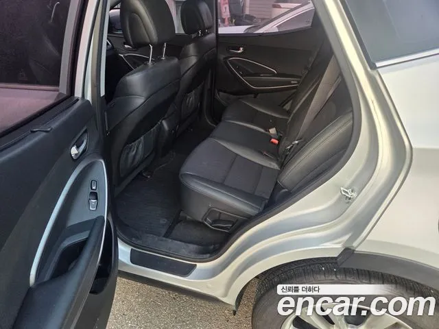 Hyundai Santa Fe 2016 thumb 9