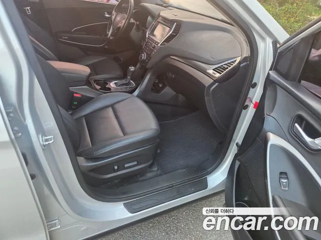Hyundai Santa Fe 2016 thumb 10