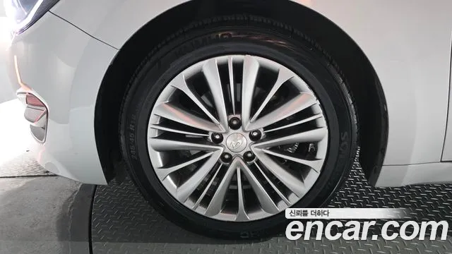 Hyundai Aslan 2015 thumb 5