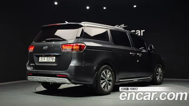 Kia Carnival 2016 thumb 2