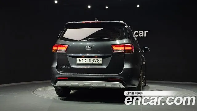 Kia Carnival 2016 thumb 4