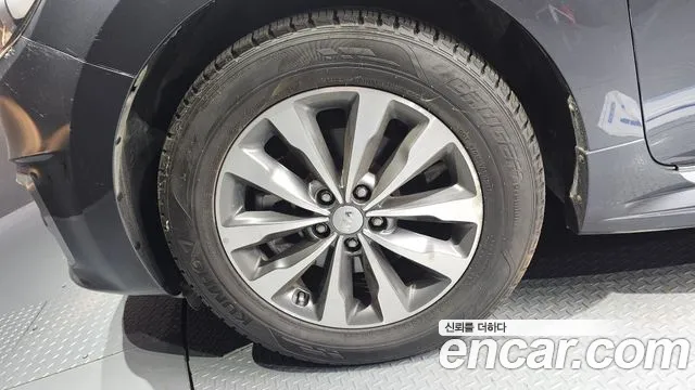 Kia Carnival 2016 thumb 5