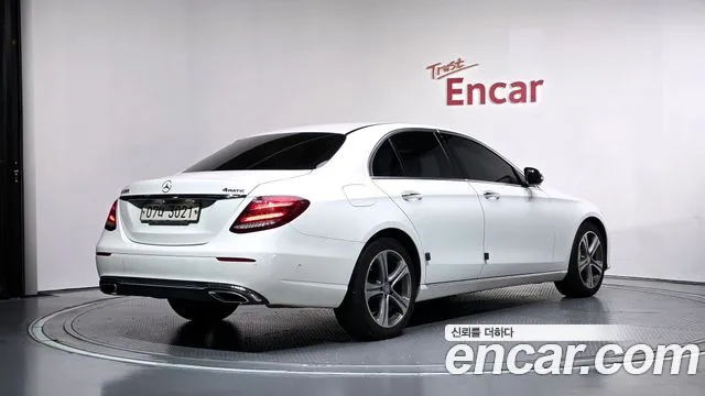 Mercedes-Benz E-Класс 2017 thumb 2