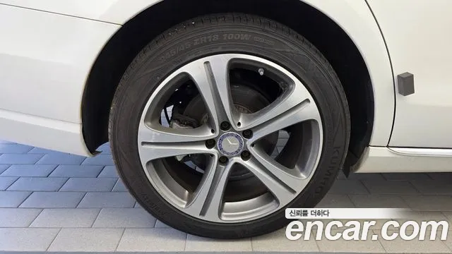 Mercedes-Benz E-Класс 2017 thumb 5