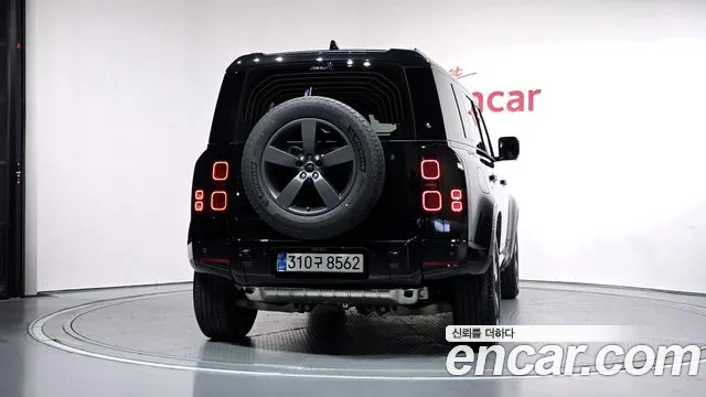 Land Rover Defender 2025 thumb 4