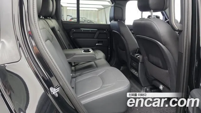 Land Rover Defender 2025 thumb 11