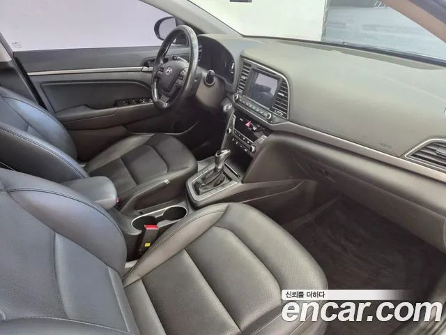 Hyundai Avante 2016 thumb 4