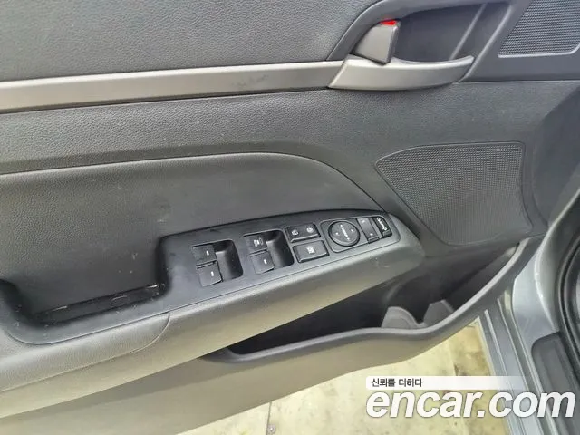 Hyundai Avante 2016 thumb 6