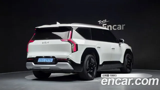 Kia EV9 2023 thumb 2