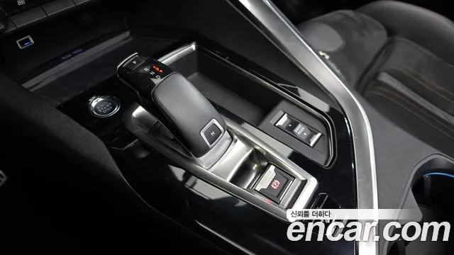 Peugeot 3008 2021 thumb 9