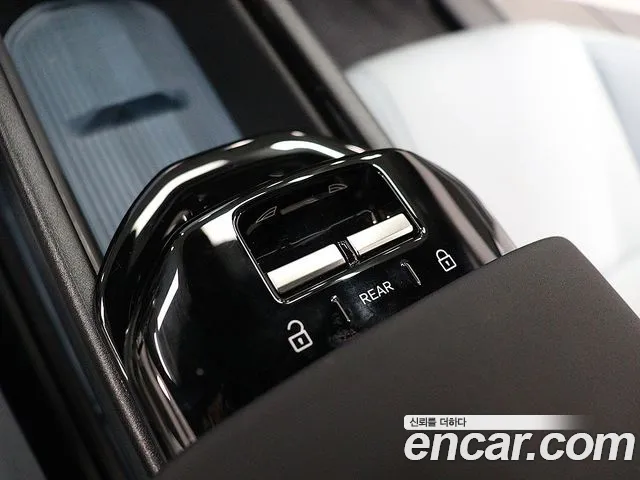 Volvo EX30 2025 thumb 10
