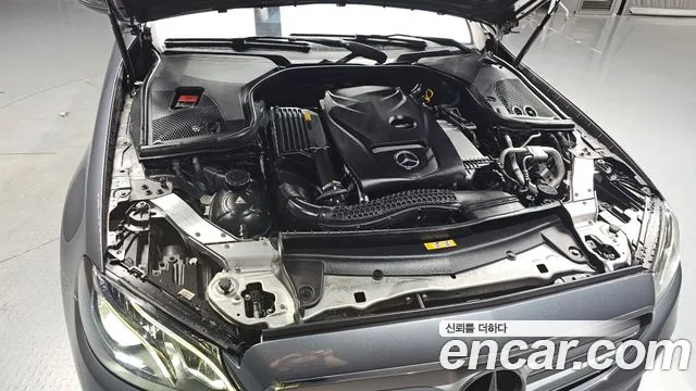 Mercedes-Benz E-Класс 2017 thumb 6