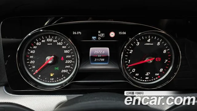 Mercedes-Benz E-Класс 2017 thumb 8