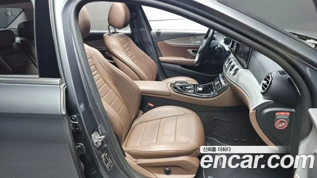 Mercedes-Benz E-Класс 2017 thumb 10