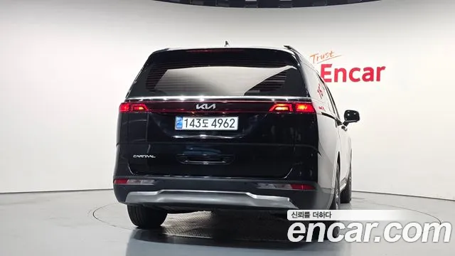 Kia Carnival 2022 thumb 4