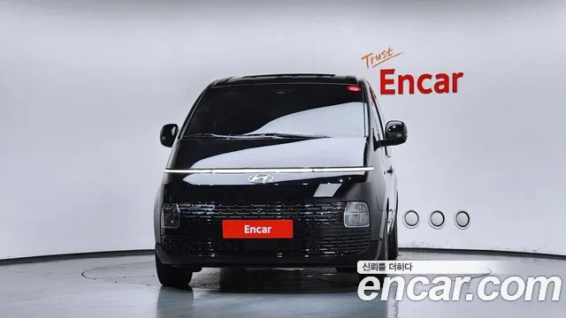 Hyundai Staria 2023 thumb 3