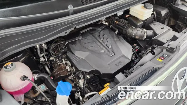 Hyundai Staria 2023 thumb 6