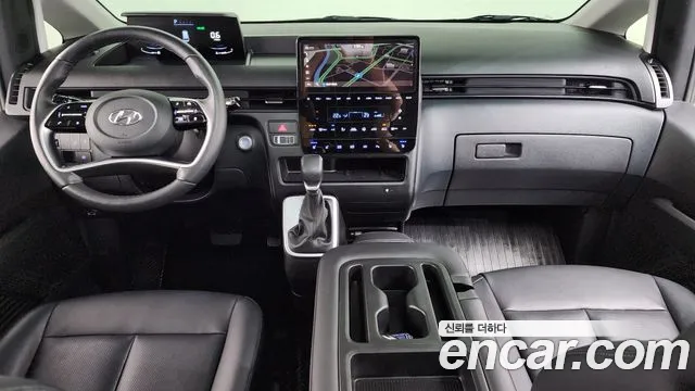 Hyundai Staria 2023 thumb 7