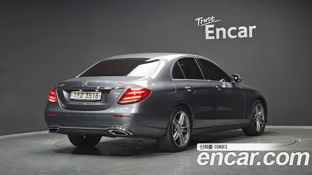 Mercedes-Benz E-Класс 2017 thumb 2