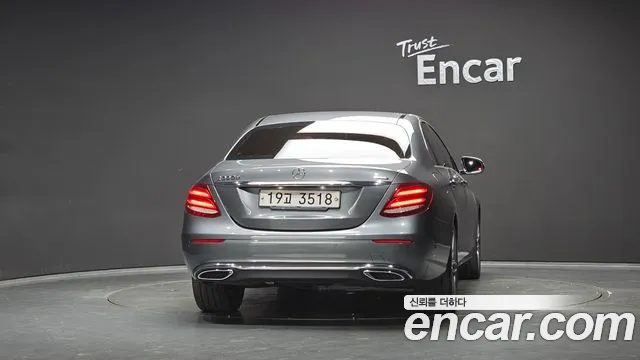 Mercedes-Benz E-Класс 2017 thumb 4
