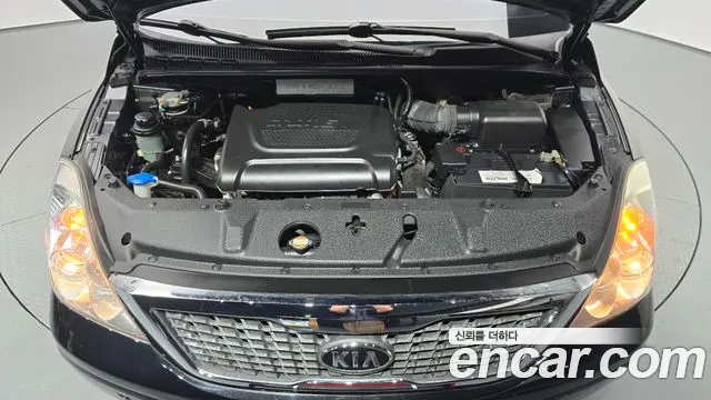 Kia Carnival 2012 thumb 5