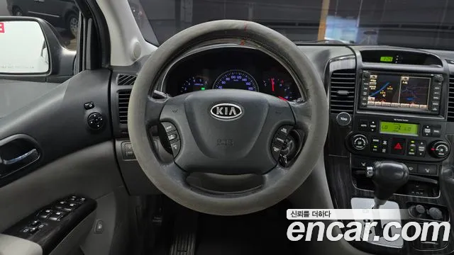 Kia Carnival 2012 thumb 11