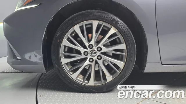 Lexus ES 2018 thumb 5