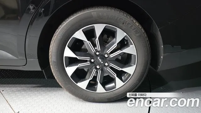 Kia Carnival 2022 thumb 4