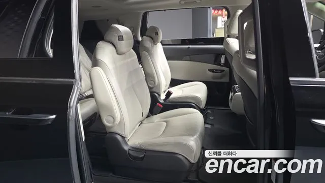Kia Carnival 2022 thumb 11