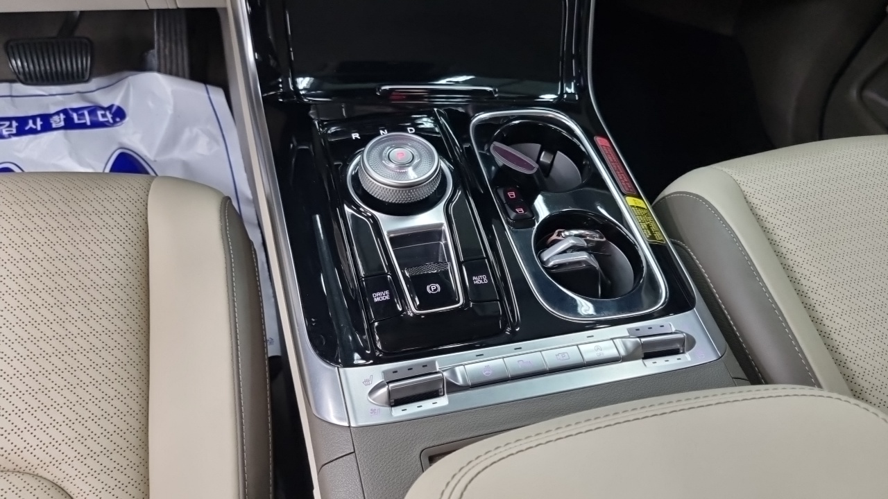Kia Carnival 2023 thumb 9