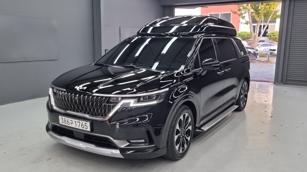 Kia Carnival 2023 thumb 11