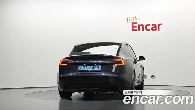 Tesla Model 3 2024 thumb 4